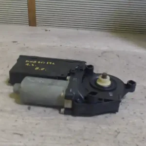 Utolsó esély AUDI A4 01-04 Bal első ablakemelő motor bontott alkatrész