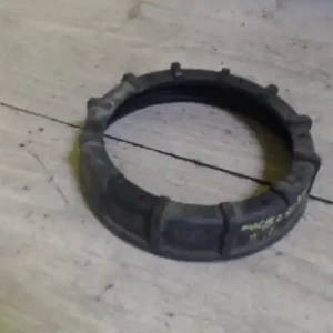 AUDI A4 01-04 üzemanyag szivattyú befogató műanyag anya bontott alkatrész Ne maradj le