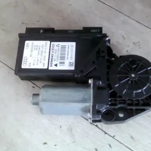 AUDI A4 05-08 Jobb első ablakemelő motor bontott alkatrész Expressz kézbesítés