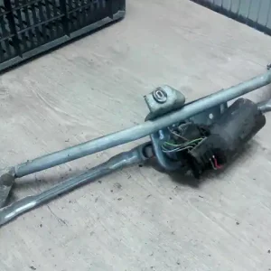 AUDI A4 94-98 Ablaktörlő mechanika motorral első 4 ajtós bontott alkatrész Bestseller