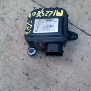 Különleges ajánlat AUDI A4 98-01 Fűtésszabályzó zsalu állító motor bontott alkatrész