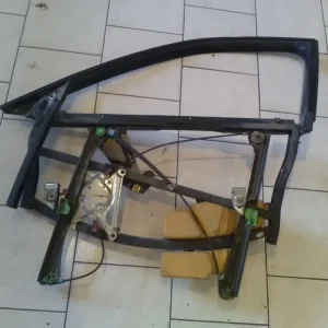 AUDI A4 94-98 Bal első ablakemelő szerkezet elektromos kombi bontott alkatrész Bestseller