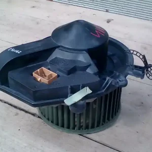 Alacsony ár AUDI A4 94-98 Fűtőmotor bontott alkatrész