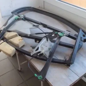 Ne maradj le AUDI A4 98-01 Jobb első ablakemelő szerkezet elektromos kombi bontott alkatrész