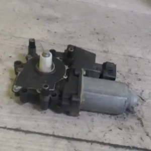 Kedvezményes ár AUDI A6 97-04 Bal hátsó ablakemelő motor 4 ajtós bontott alkatrész