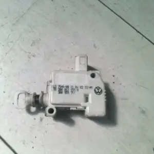 Gyors szállítás AUDI A6 97-04 Csomagtérajtó központi zár motor bontott alkatrész