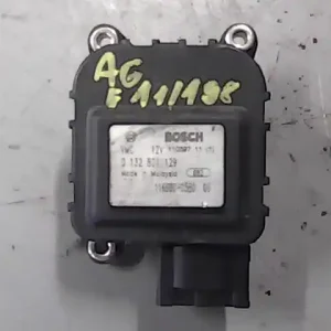 AUDI A6 97-04 Fűtésszabályzó zsalu állító motor bontott alkatrész Végkiárusítás