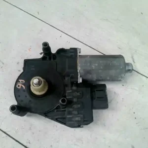 Kedvezmény AUDI A6 97-04 Jobb hátsó ablakemelő motor kombi bontott alkatrész