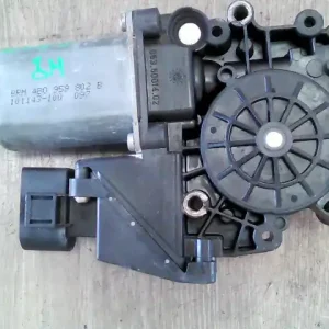 Biztonságos vásárlás AUDI A6 97-04 Jobb hátsó ablakemelő motor bontott alkatrész