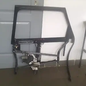 Rendeld meg most AUDI A6 97-04 Jobb hátsó ablakemelő szerkezet elektromos kerettel! bontott alkatrész