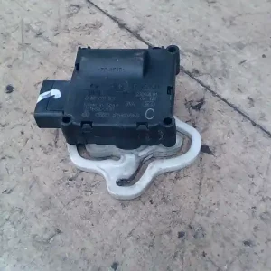 Árengedmény AUDI A8 2003.01.01-2010.02.28 Fűtésszabályzó zsalu állító motor bontott alkatrész