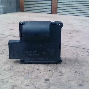 AUDI A8 2003.01.01-2010.02.28 Fűtésszabályzó zsalu állító motor bontott alkatrész Prémium