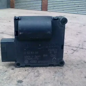 Azonnal elérhető AUDI A8 2003.01.01-2010.02.28 Fűtésszabályzó zsalu állító motor bontott alkatrész