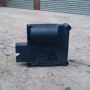 AUDI A8 2003.01.01-2010.02.28 Fűtésszabályzó zsalu állító motor bontott alkatrész Gyors kiszállítás