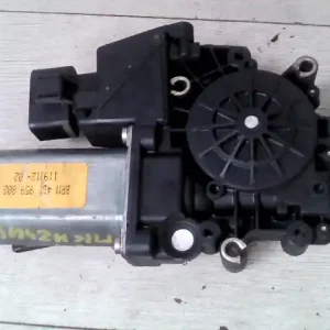 AUDI A8 94.06-02.12 Jobb első ablakemelő motor bontott alkatrész Kiárusítás