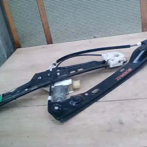 Outlet BMW 3 (E90, E91) 2005.03.01-2008.08.31 Jobb első ablakemelő szerkezet elektromos bontott alkatrész