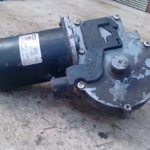 BMW E39 95-03 Ablaktörlő motor első bontott alkatrész Kedvezmény