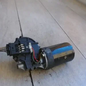 BMW E46 98-05 Ablaktörlő motor első bontott alkatrész Kedvezményes ár