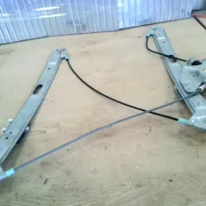 BMW E46 98-05 Bal első ablakemelő szerkezet elektromos motor nélkülbontott alkatrész Bestseller