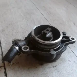 Olcsó BMW E60 2003.07.01-2010.10.01 Vákuumpumpa 3.0d bontott alkatrész