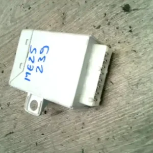 BMW E65 02.09.01-08.09.30 Vezérlőegység csomagtérajtó nyitás-záráshoz bontott alkatrész Nézd meg most