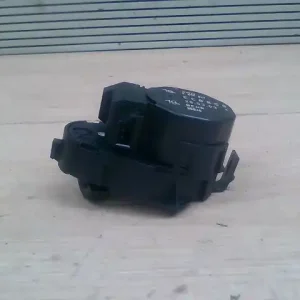 BMW E65 02.09.01-08.09.30 Fűtés állító motor bontott alkatrész Outlet