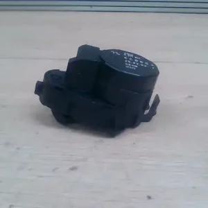 BMW E65 02.09.01-08.09.30 Fűtés állító motor bontott alkatrész Utolsó esély