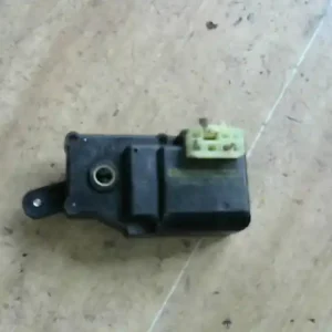 Különleges ajánlat CHEVROLET AVEO T250/255 06.01-11.12 Fűtésszabályzó zsalu állító motor bontott alkatrész