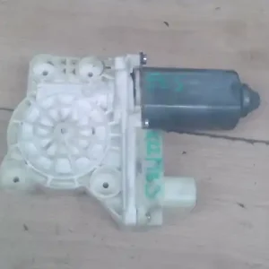 Azonnal elérhető BMW E65 02.09.01-08.09.30 Jobb első ablakemelő motor bontott alkatrész