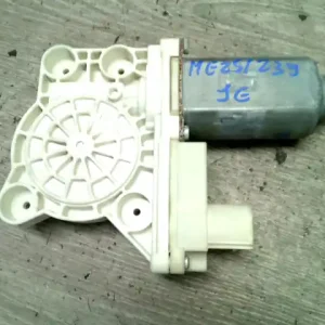 BMW E65 02.09.01-08.09.30 Jobb első ablakemelő motor 4 ajtós bontott alkatrész Biztonságos fizetés