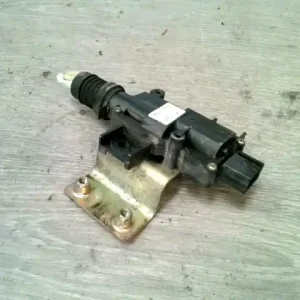 Csak ma CHRYSLER PT CRUISER 99-06 Bal hátsó központi zár motor bontott alkatrész