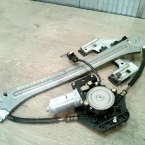 Rendeld meg most CHRYSLER PT CRUISER 99-06 Jobb hátsó ablakemelő szerkezet elektromos bontott alkatrész