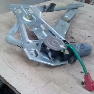 Árcsökkenés CHRYSLER STRATUS Jobb hátsó ablakemelő szerkezet elektromos 4 ajtós bontott alkatrész