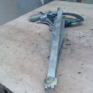 Biztonságos vásárlás DAEWOO KALOS Jobb első ablakemelő szerkezet elektromos 5 ajtós bontott alkatrész