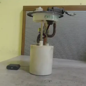 Gyors kiszállítás DAEWOO MATIZ 01-05 üzemanyag szivattyú 0.8 i bontott alkatrész