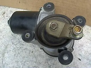 DAIHATSU CHARADE Ablaktörlő motor első bontott alkatrész Rendeld meg most