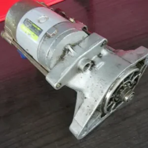 DAIHATSU CHARADE önindító. benzines bontott alkatrész Vedd meg most