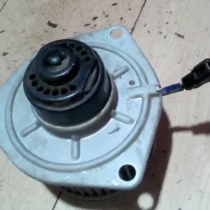 DAIHATSU COURE Fűtőmotor bontott alkatrész Exkluzív ajánlat