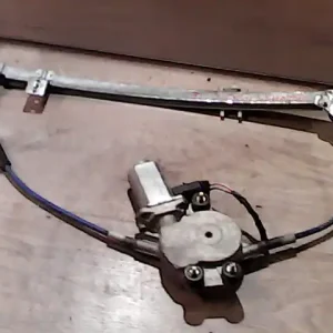 Akciós ár FIAT PUNTO I. Jobb első ablakemelő szerkezet elektromos 5 ajtós bontott alkatrész