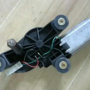 Rendeld meg most FIAT PUNTO II. Ablaktörlő motor hátsó bontott alkatrész