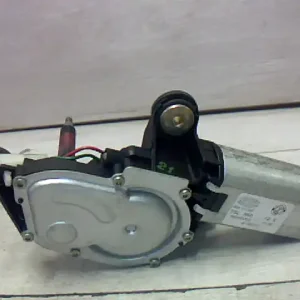 Vásárlói kedvenc FIAT PUNTO II. Ablaktörlő motor hátsó 5 ajtós 3 vezetékesbontott alkatrész