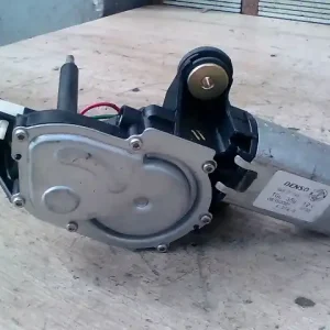 Vedd meg online FIAT PUNTO III. Ablaktörlő motor hátsó 3 ajtós bontott alkatrész