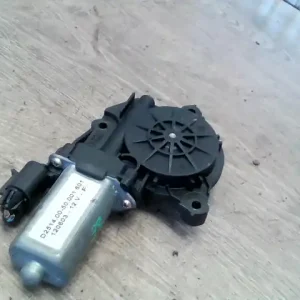 Vedd meg online FIAT STILO 01.09-06.12 Jobb első ablakemelő motor 5 ajtós bontott alkatrész