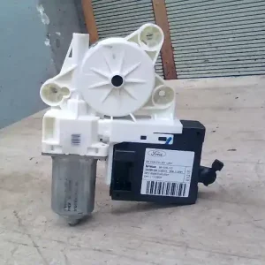 Vedd meg most FORD C-MAX 03.06-07.03 Bal hátsó ablakemelő motor bontott alkatrész