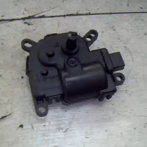 FORD C-MAX 03.06-07.03 Fűtésszabályzó zsalu állító motor bontott alkatrész Árcsökkenés