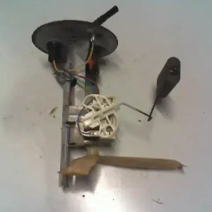 Rendeld meg most FORD ESCORT 80-86 üzemanyag szivattyú bontott alkatrész