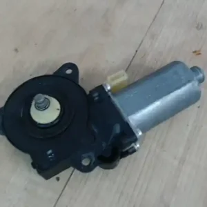 Biztonságos fizetés FORD FIESTA 05-08 Bal első ablakemelő motor bontott alkatrész