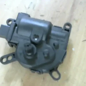 Csak ma FORD FIESTA 05-08 Fűtésszabályzó zsalu állító motor bontott alkatrész