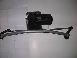 Prémium FORD FIESTA 89-95 Ablaktörlő motor első bontott alkatrész