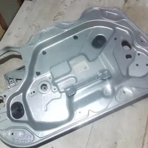 Alacsony ár FORD FOCUS 04- Bal első ablakemelő szerkezet elektromos ablakemelő motor nélkül bontott alkatrész